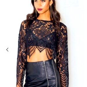 Beatrix for NA-KD Lace Crop Top. Size: Small. Excellent condition 🖤
